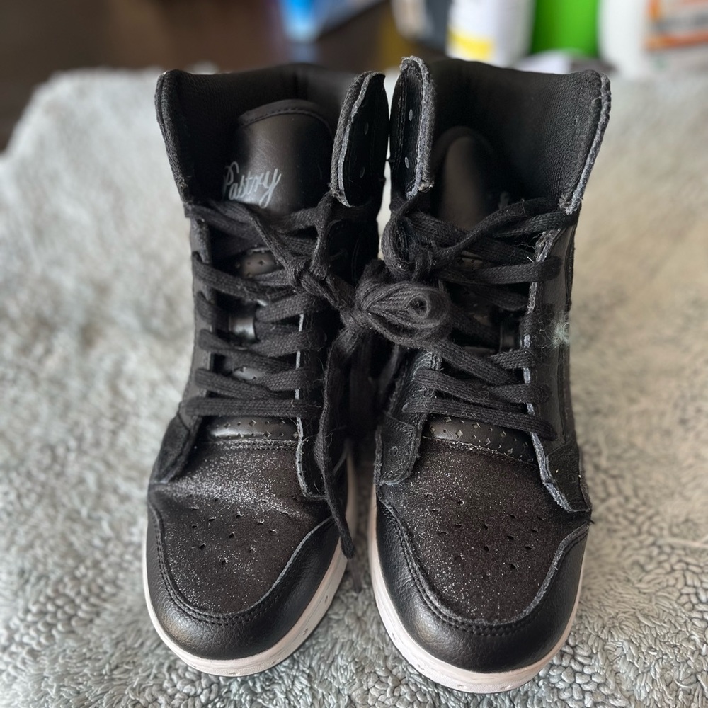 Black Pastry Glitter Hip Hop shoes women’s size 8.5